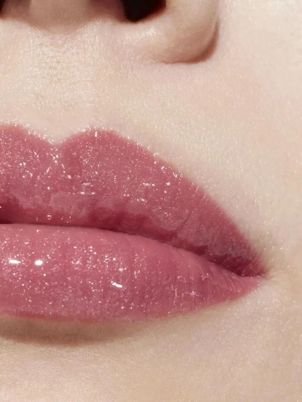 CHANEL Rouge Coco Hydra Gloss in Mauve Pink
